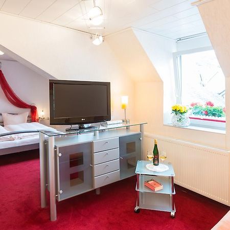 Moselromantik-Hotel Zum Loewen Ediger-Eller Exteriör bild