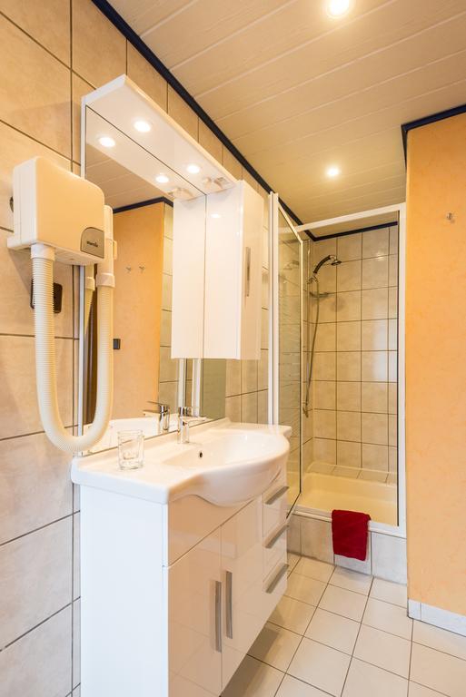 Moselromantik-Hotel Zum Loewen Ediger-Eller Exteriör bild