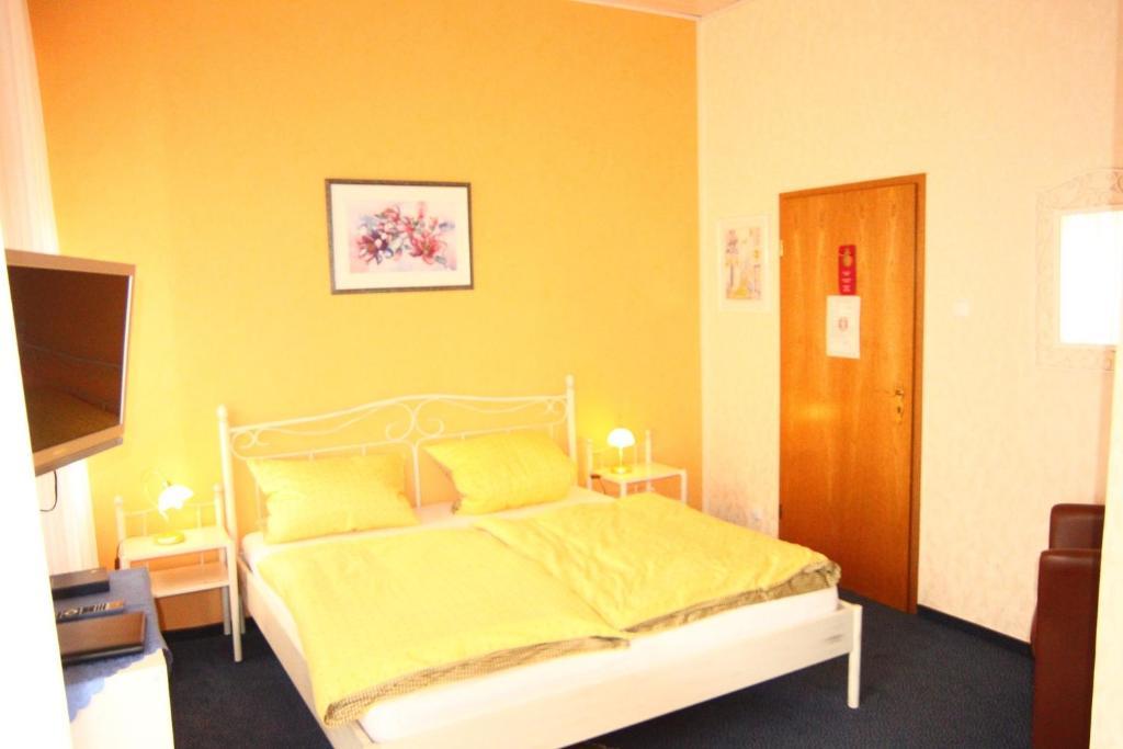 Moselromantik-Hotel Zum Loewen Ediger-Eller Rum bild