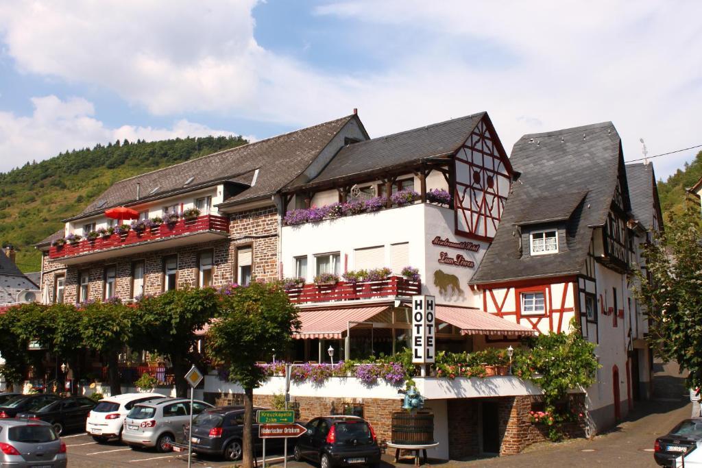 Moselromantik-Hotel Zum Loewen Ediger-Eller Exteriör bild