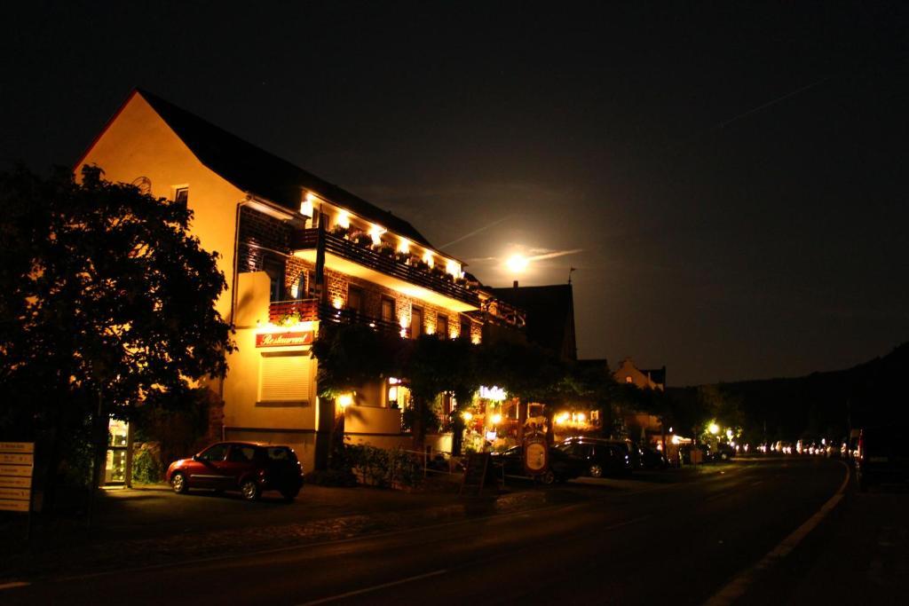 Moselromantik-Hotel Zum Loewen Ediger-Eller Exteriör bild