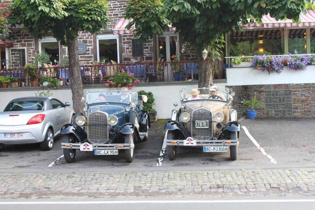 Moselromantik-Hotel Zum Loewen Ediger-Eller Exteriör bild